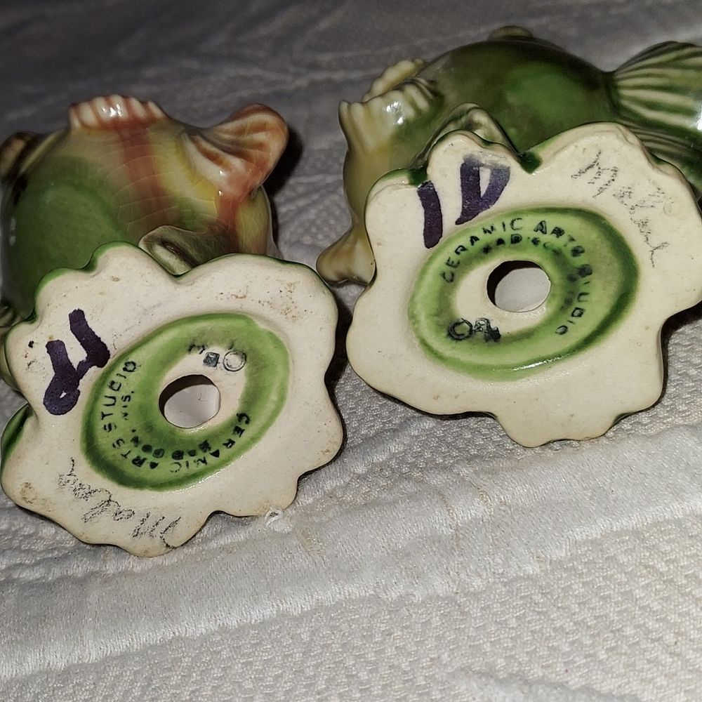VINTAGE Ceramic Arts Studio Salt/pepper shakers - Picture 4 of 5